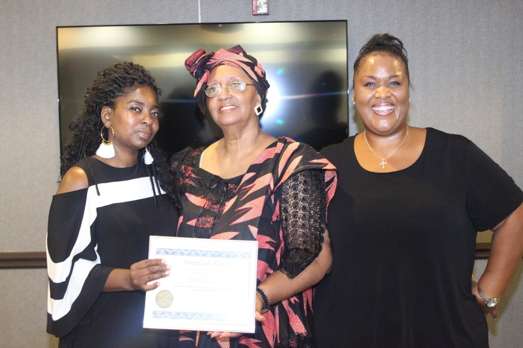 Receiving 2018 Author's Award